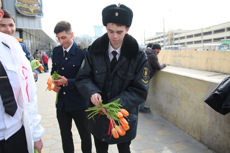 8 марта
