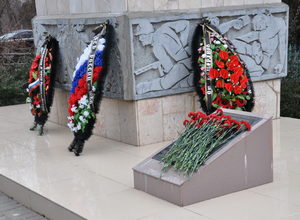 возложение цветов к мемориалу чекистов